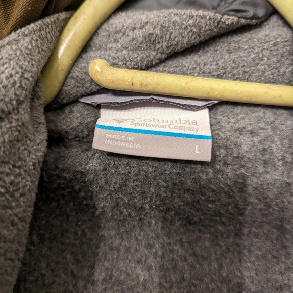 Columbia size Large Omni-tech multilayer coat with hood - Picture 4 of 6